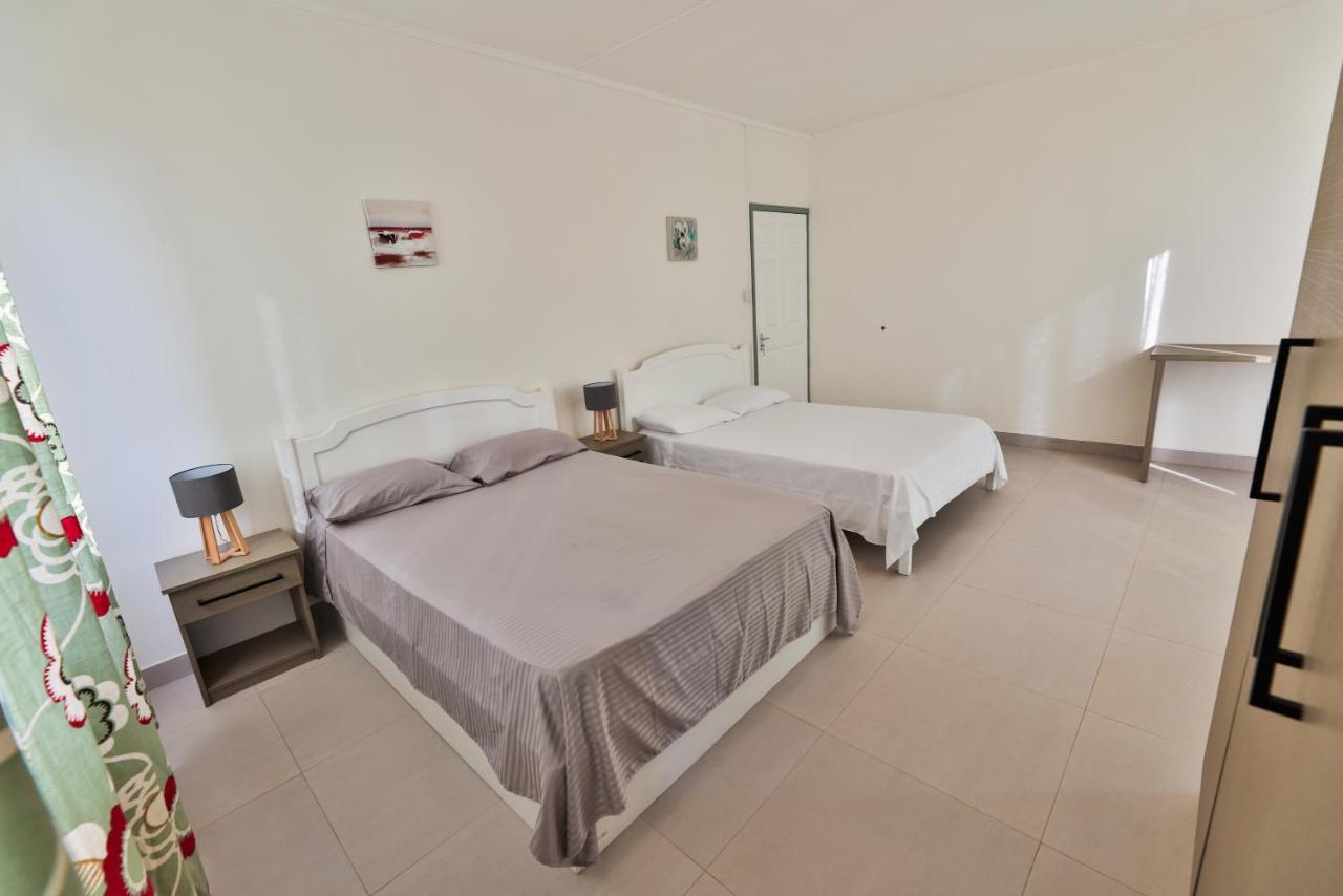 Oceanbreeze Apartments Mont Choisy ภายนอก รูปภาพ