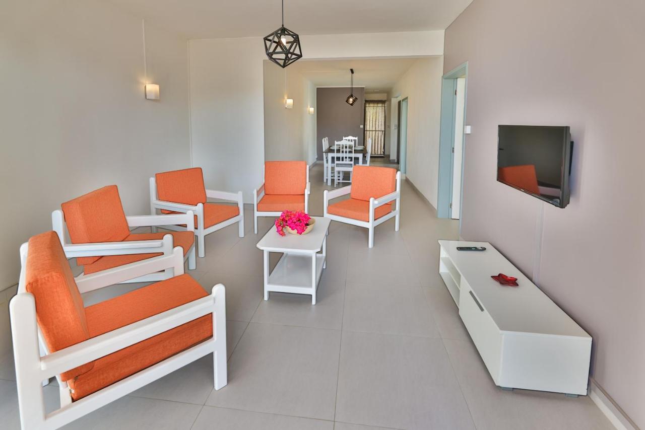Oceanbreeze Apartments Mont Choisy ภายนอก รูปภาพ